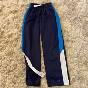 Boys Nike warm up pants with zippered ankles EUC